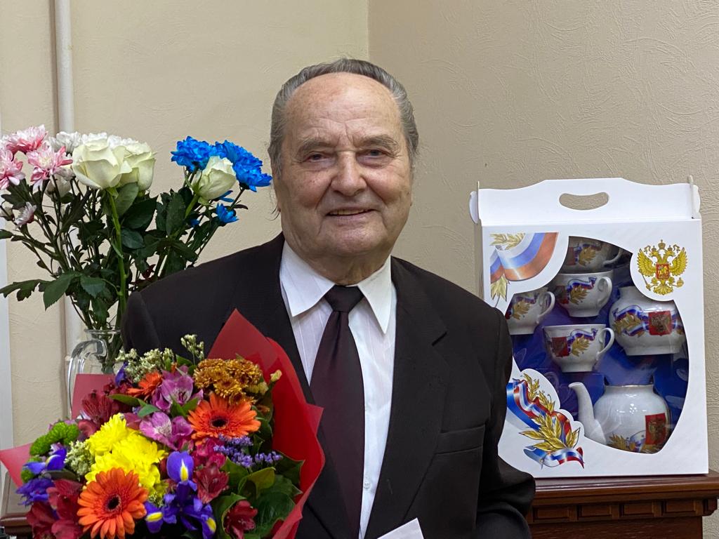 Житель Ярославского отметил 90-летний юбилей