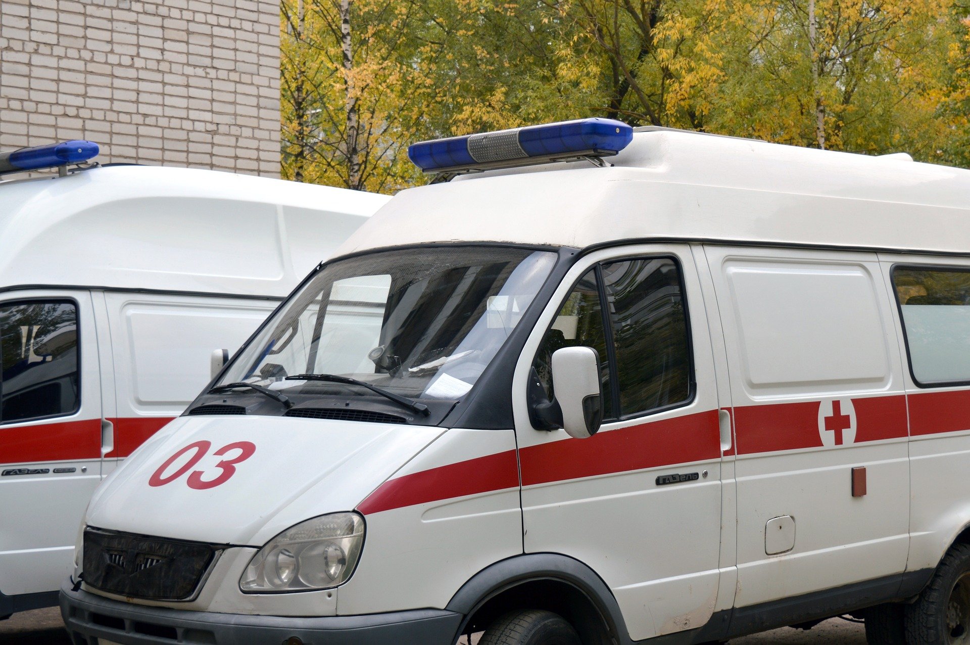 Медики из поликлиники на Ротерта спасли жизнь мужчине